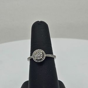 1/4 CT. T.W. Diamond Single Frame Engagement Ring in 10K White Gold 2.50g